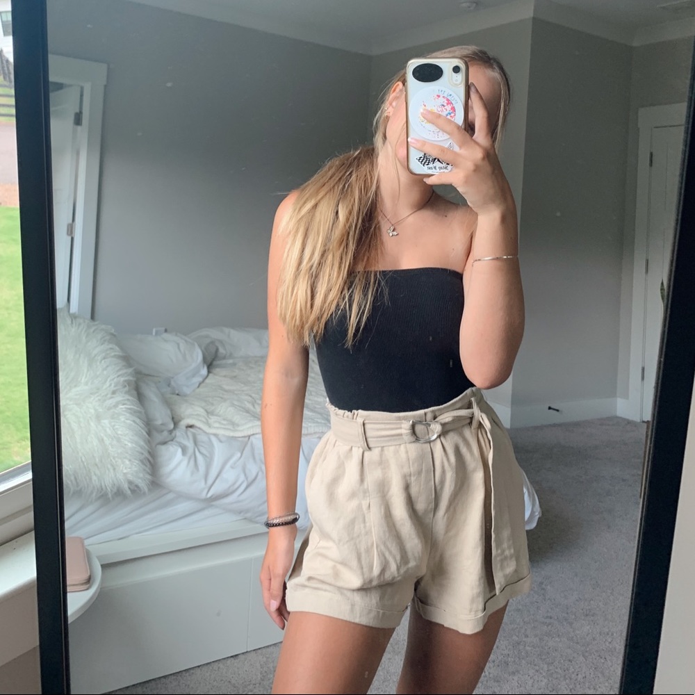 SOPHISTICATED BEIGE GARAGE SHORTS!!